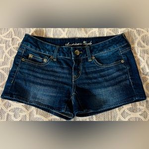 American Eagle Dark Blue Low Ride Stretch Jean Shorts Size 4